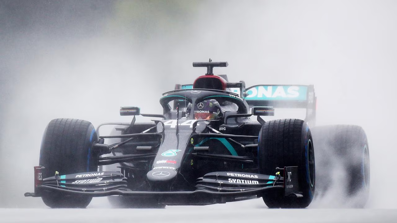 Mercedes W11 racing through Spa-Francorchamps - PodiumVibe Discord community